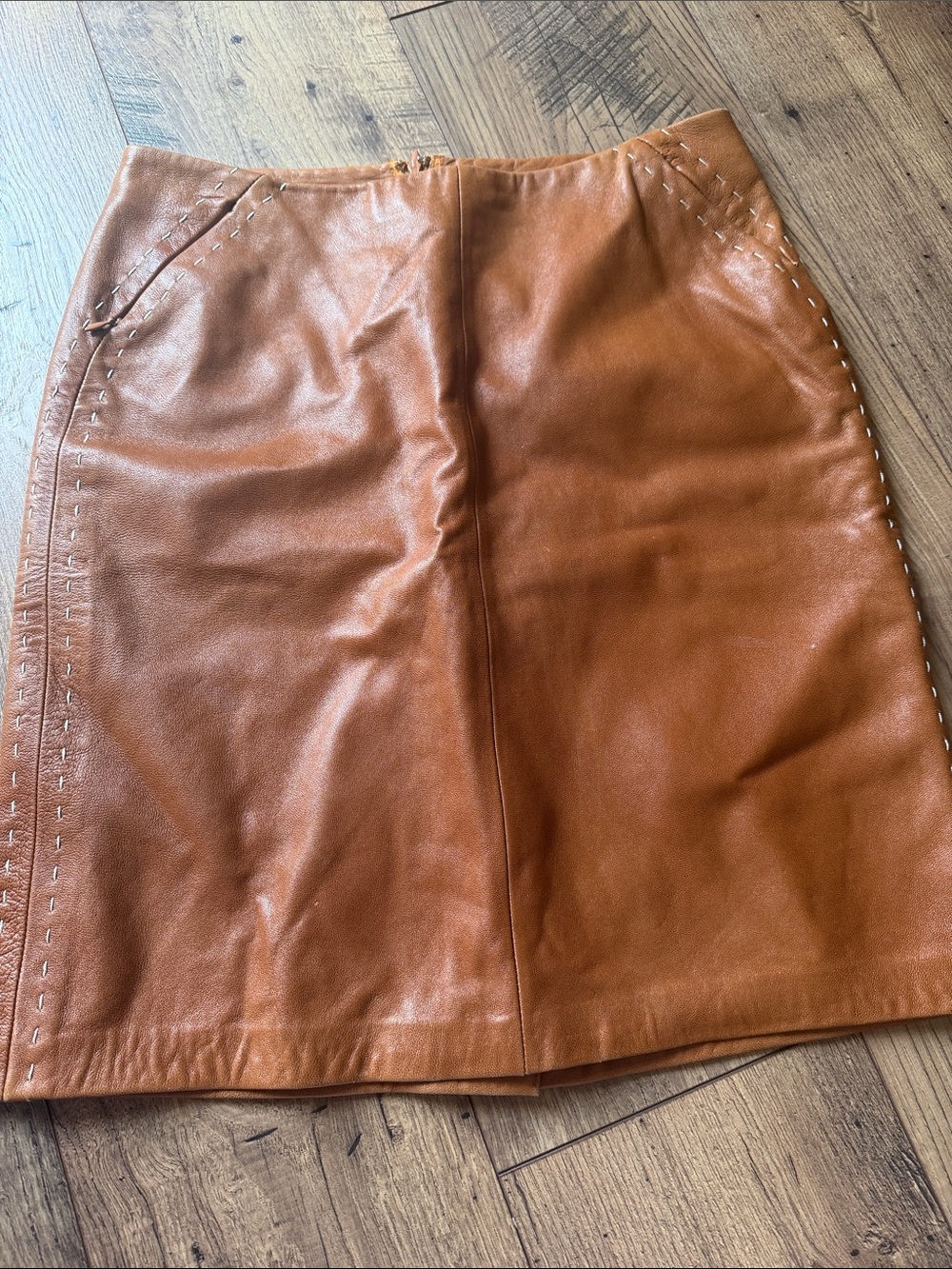 Vakko New York Leather Pencil Skirt Caramel Tan Stitch Detail Luxury Small 10